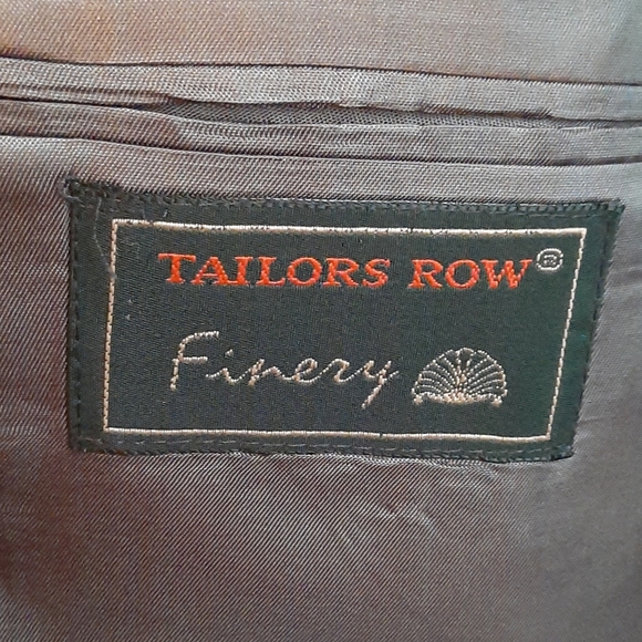 Mens business suit - Picture 3 of 4